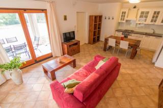 Spacious Apartment with View, Ripenda Kras, Shared Pool C - 2