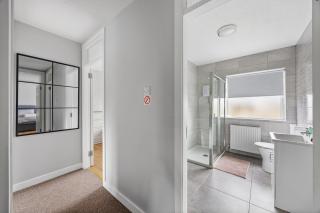 Home Away from Home in Waterford 4 bed rooms - 4
