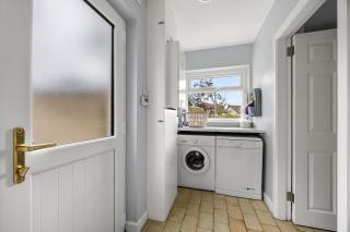 Home Away from Home in Waterford 4 bed rooms - 8