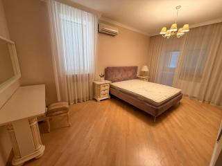 Luxury 2BR Apartment with Private Parking - 6