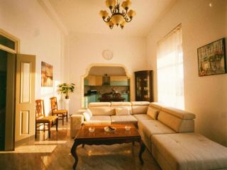 Star Apartment 2- Spacious in the heart of Durres - 9