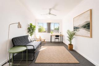 Spacious 4BR Family Home in Yarrabilba perfect for everyone - 0