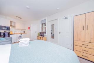 Studio 2, Second Floor Leisure and Business - 4