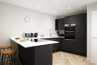 Sun Terrace - Town Centre - 2 Bedroom Apartment - 7