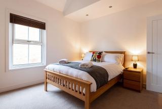2 Bedroom Terrace Cottage, Parking and River Walks - 0