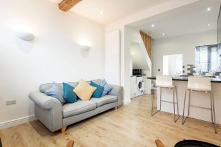 2 Bedroom Terrace Cottage, Parking and River Walks - 6