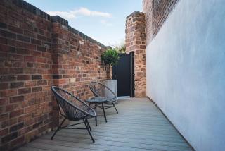 2 Bedroom Stylish Townhouse - Free Parking - 7