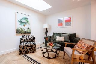 2 Bedroom Stylish Townhouse - Free Parking - 7