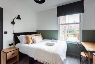 5 Bed House Perfect for Contractor & Family Groups - 2