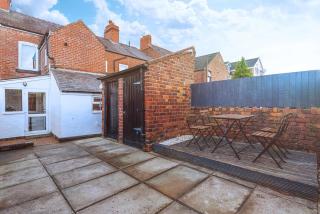 3 bed House Next to Wrexham FC Racecourse Stadium - 3