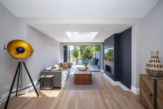 Stylish London Flat with garden and parking space - Pass the Keys - 5