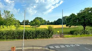 Beautiful 4 bed house - opposite park - 7