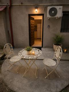 Elegant Beige Studio - Cozy City Stay - 1