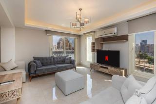 Comfortable 3BR Nile View Heart of Zamalek - 0