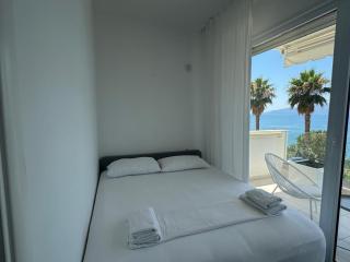 Loli Apartment Luxury white Residence - 7