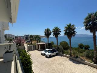 Loli Apartment Luxury white Residence - 4