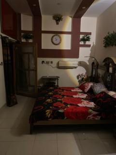Couple stays - 4