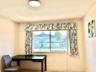 Home Base Quiet Queen Rooms - 4