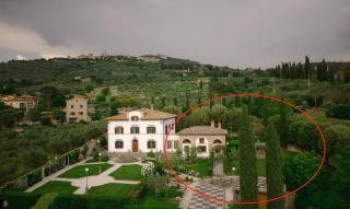 Elegant In-Villa House with Pool and Garden - 0