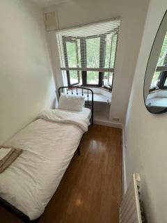 Newly Refurbished House - 4