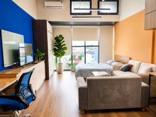 Bright Studio with Workspace near Ben Thanh market - 1