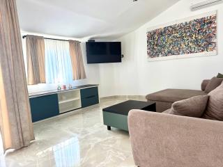 Golden Apartments - 7