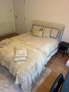 Newly Refurbished House - 7