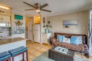 Beach View Balcony! Corpus Christi Condo w/ Pool - 6