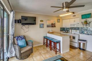 Beach View Balcony! Corpus Christi Condo w/ Pool - 4