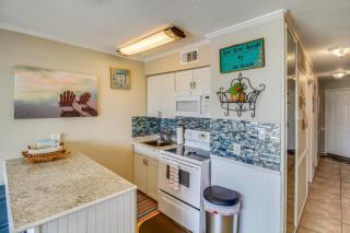 Beach View Balcony! Corpus Christi Condo w/ Pool - 3
