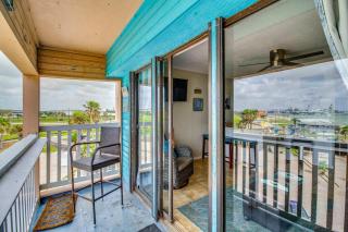 Beach View Balcony! Corpus Christi Condo w/ Pool - 2
