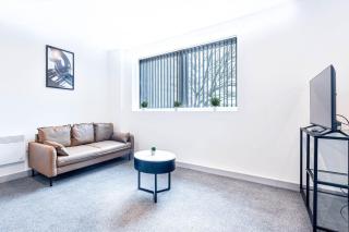 Chic 1BR Central Apartment Minutes to Station - 9