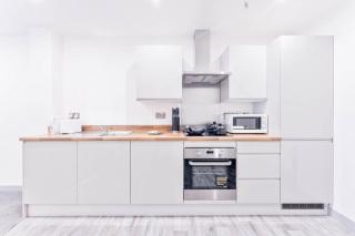 Chic 1BR Central Apartment Minutes to Station - 8