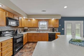 Family Oasis In Jonesboro! 4Bd, 2Ba house High Speed WiFi! - 4