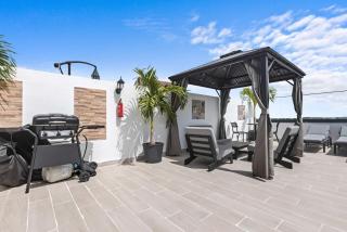 NOK Stylish 1BR Apartment with Rooftop Terrace & BBQ - 6