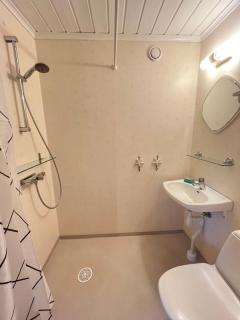 Private Guest Apartment with Separate Entrance in Fjällbacka - 1