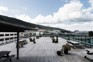 Modern and ocean view flat in city - 2