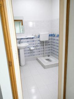 Spacious 2 Bed Room Home Attached Baths, Lounge & Kitchen - 4