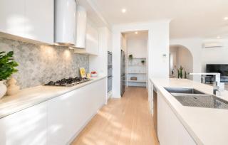 4BR Waterfront Holiday Home - Spacious Nature & Serenity in Briggera Waters - 2