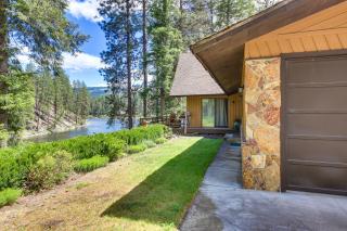 Kettle River Retreat w/ Grill + Outdoor Shower - 9