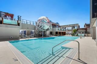 E11EVEN Superior Suite with Elite Amenities - 9