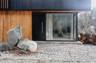 Monoambiente a estrenar con acceso directo a playa del Lago Nahuel Huapi - 8