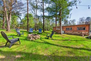Stagecoach Saloon Riverside cabin with stone pizza oven - 9