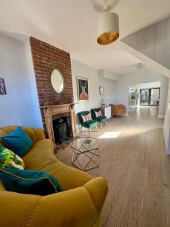 Delightful 2 Bedroom House Central Windsor - 0