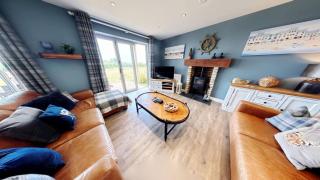 Baywatch - Seaview and Balcony - Part of the The Bay Filey Holiday Village with pool, gym and direct beach access, pub, restaurant, tennis and meadows walks - 5