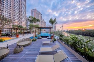 Luxury Apartment With A Large Swimming Pool - 7