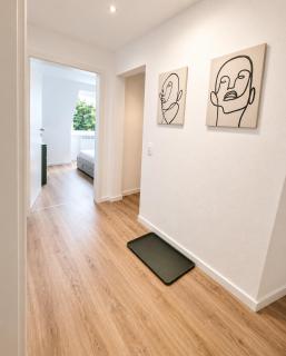Bis 4 Pers. 0,3 km zur City von Wuppertal – neuwertige Wohnung - 1