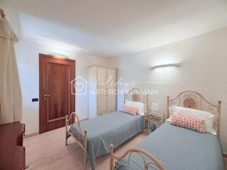 144 - Porzione di villa IN ORIGINALE PIETRA DEL CONERO CON MERAVIGLIOSA VISTA MARE wifi aria condizionata SPIAGGIA WHITE IN OMAGGIO dal lun al ven fino al 2 agosto - 7