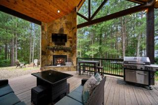 Timber & Together - Hot Tub Arcade & Firepit - 6