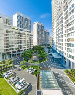 Luxury Apartment With A Large Swimming Pool - 8